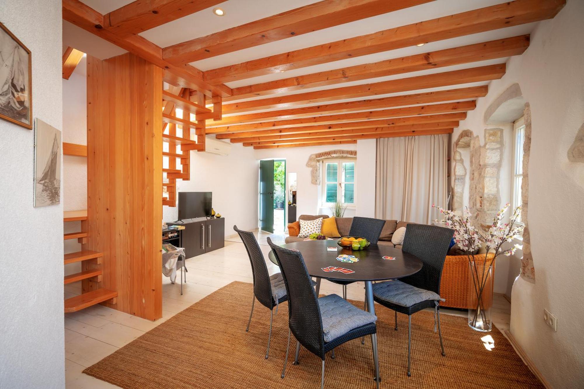 Stonehouse 22 - Zf Hvar