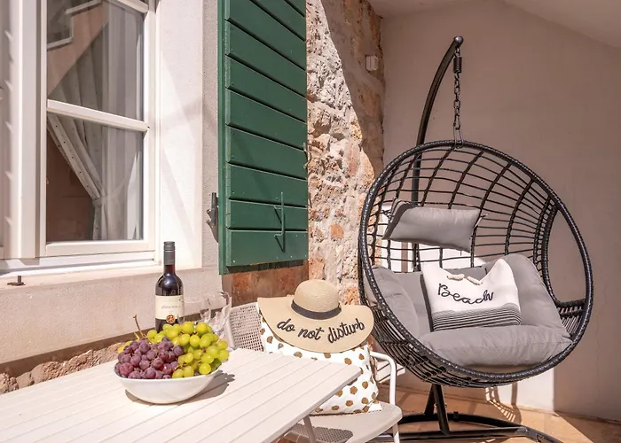 Stonehouse 22 - Zf Hvar