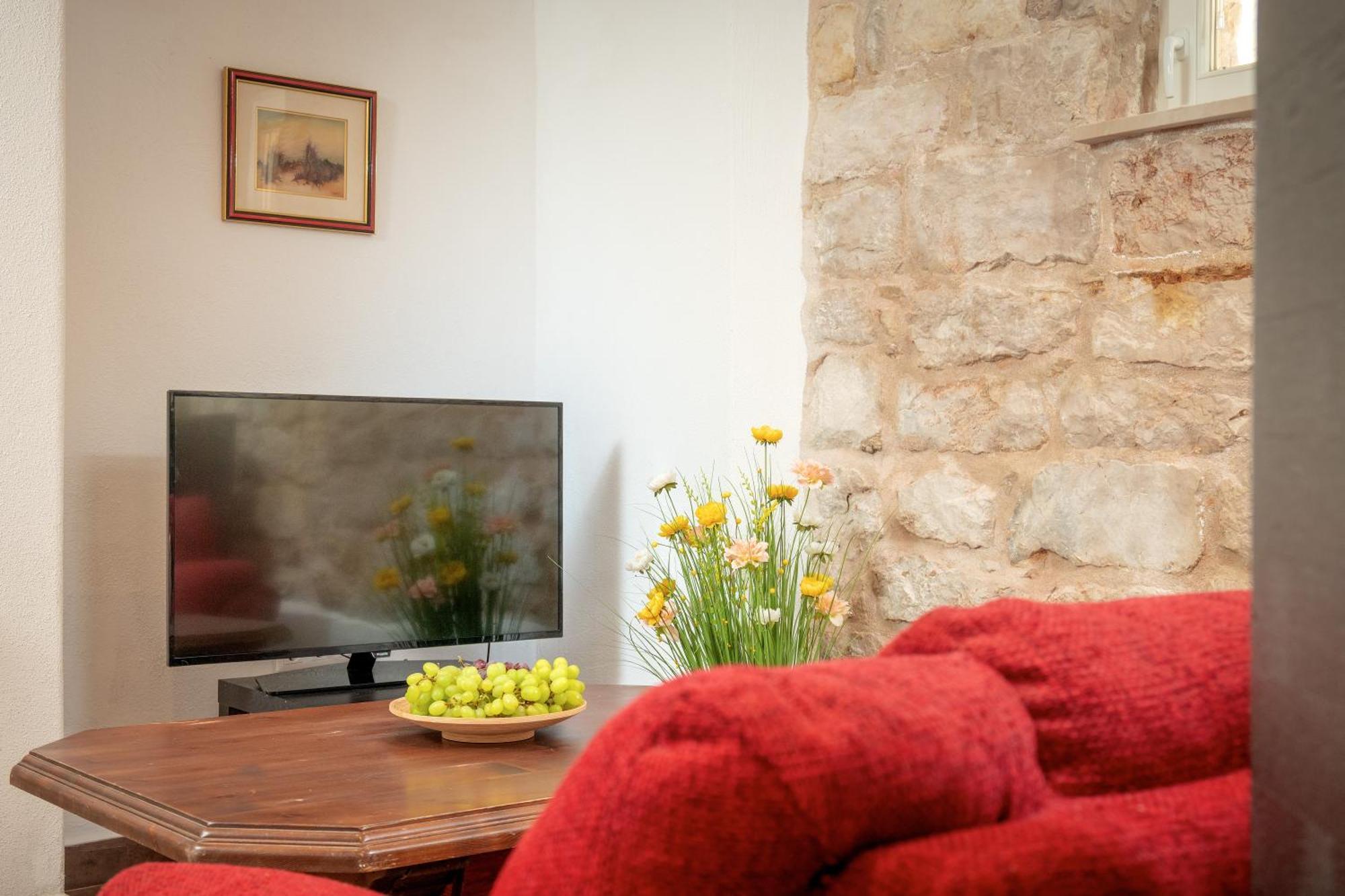 Stonehouse 22 - Zf Hvar
