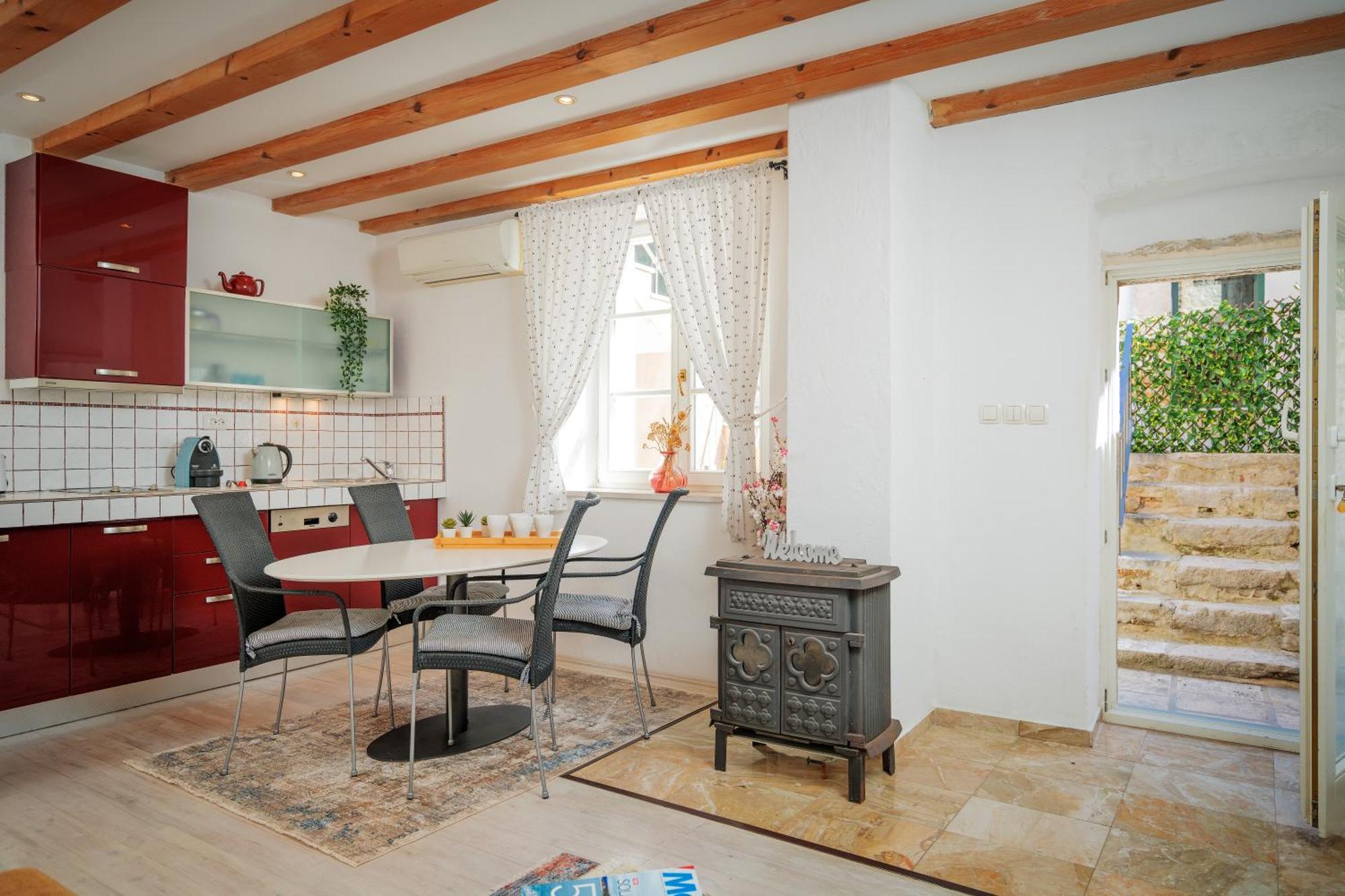 Stonehouse 22 - Zf Hvar