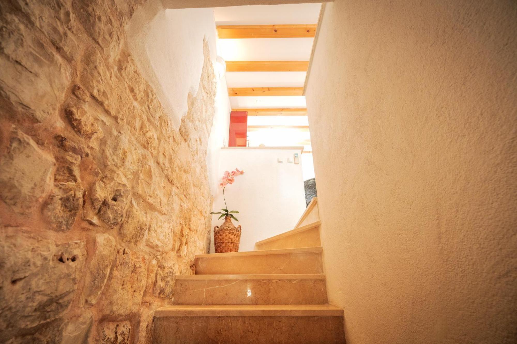 Stonehouse 22 - Zf Hvar